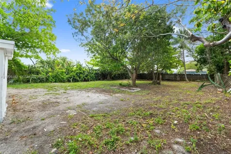 4520 SW 33rd Drive West Park FL 33023