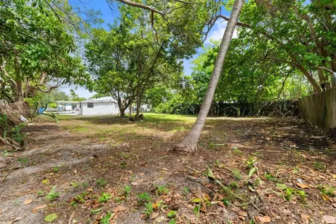 4520 SW 33rd Drive West Park FL 33023