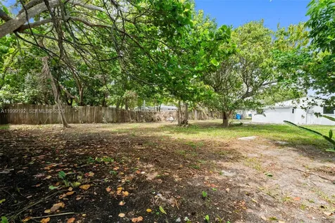 4520 SW 33rd Drive West Park FL 33023