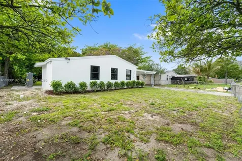4520 SW 33rd Drive West Park FL 33023