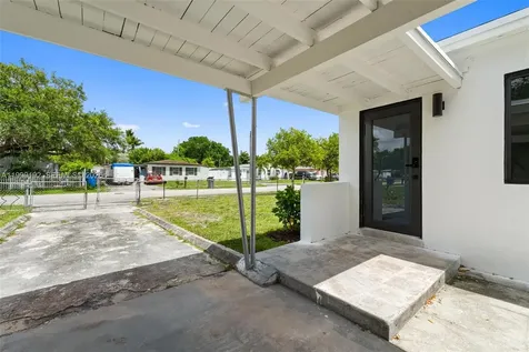 4520 SW 33rd Drive West Park FL 33023