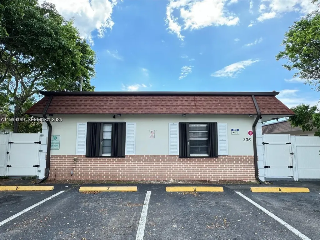236 SE 9th Avenue Pompano Beach FL 33060