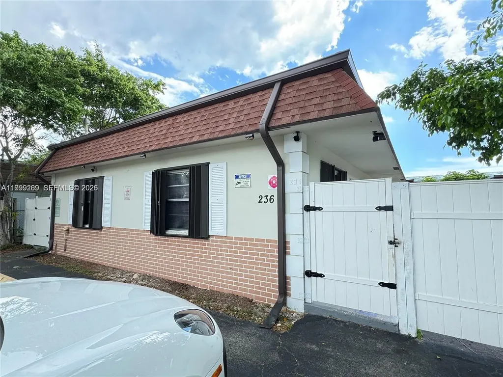 236 SE 9th Avenue Pompano Beach FL 33060