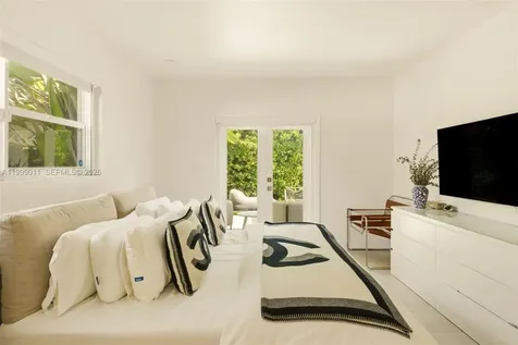 725 W 51st Street Miami Beach FL 33140