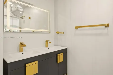725 W 51st Street Miami Beach FL 33140