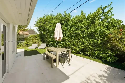 725 W 51st Street Miami Beach FL 33140