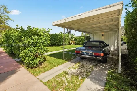 725 W 51st Street Miami Beach FL 33140