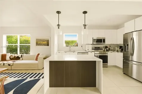 725 W 51st Street Miami Beach FL 33140