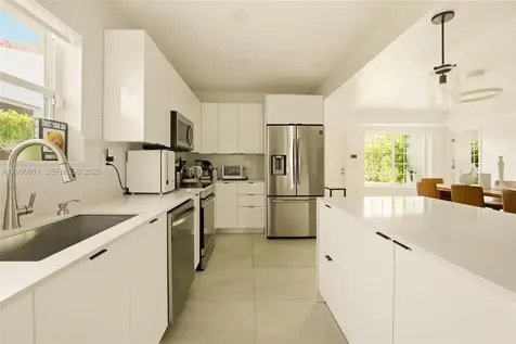 725 W 51st Street Miami Beach FL 33140