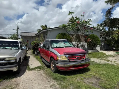 9283 SW 39th Street Miami FL 33165