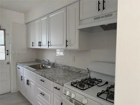 9283 SW 39th Street Miami FL 33165