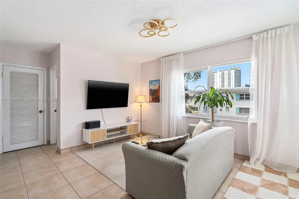 1824 Monroe Street Hollywood FL 33020