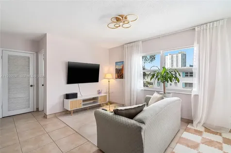 1824 Monroe Street Hollywood FL 33020