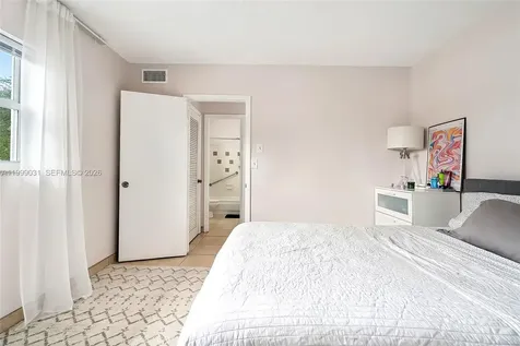 1824 Monroe Street Hollywood FL 33020