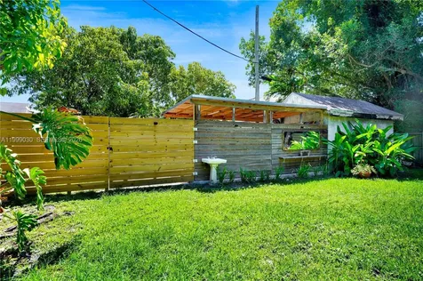 2615 SW 34th Court Miami FL 33133