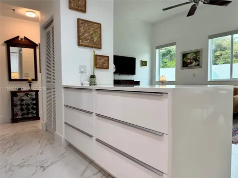 7800 Collins Avenue Miami Beach FL 33141