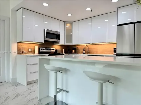 7800 Collins Avenue Miami Beach FL 33141