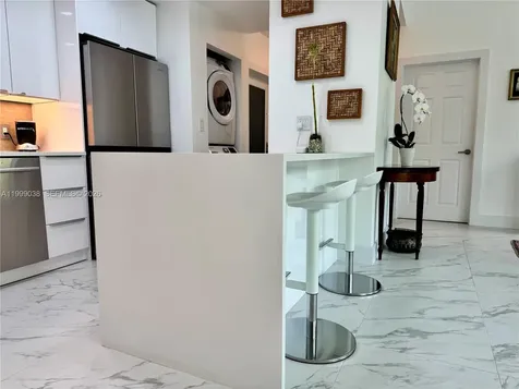 7800 Collins Avenue Miami Beach FL 33141