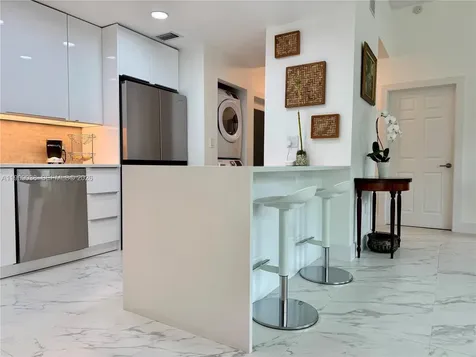 7800 Collins Avenue Miami Beach FL 33141