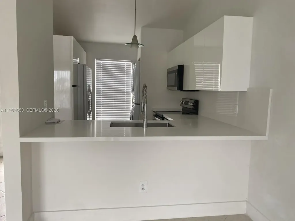 219 SE 8th Street Hallandale Beach FL 33009
