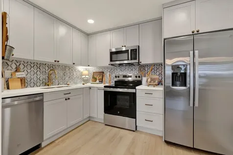 10441 Mahogany Key Circle Miami FL 33196