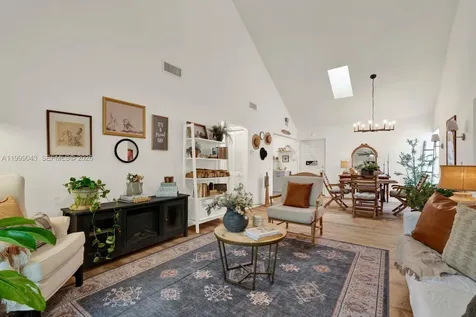10441 Mahogany Key Circle Miami FL 33196
