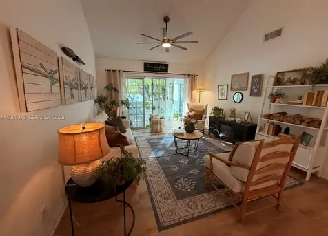 10441 Mahogany Key Circle Miami FL 33196