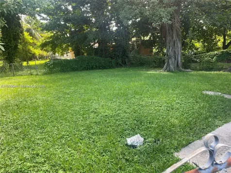 3266 William Avenue Miami FL 33133