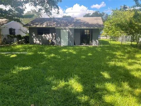 3266 William Avenue Miami FL 33133