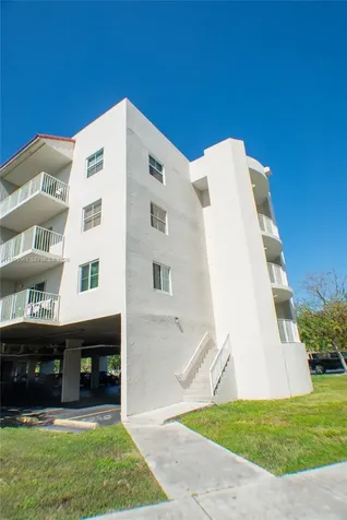 8260 SW 210th Street Cutler Bay FL 33189