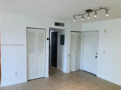 8260 SW 210th Street Cutler Bay FL 33189