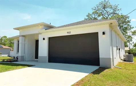 902 Magnolia Avenue Lehigh Acres FL 33972