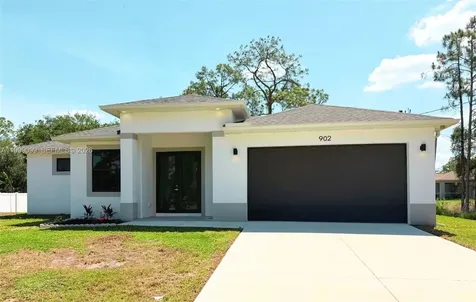 902 Magnolia Avenue Lehigh Acres FL 33972