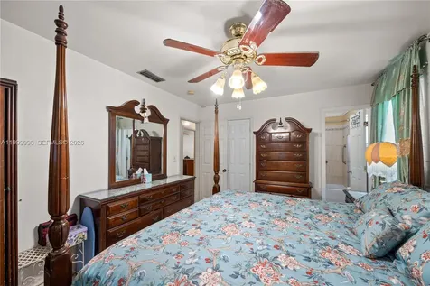 11298 NW 21st Court Miami FL 33167