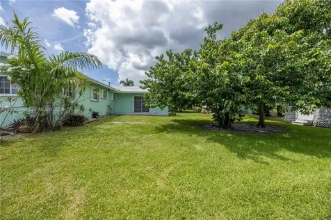 11298 NW 21st Court Miami FL 33167