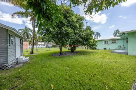 11298 NW 21st Court Miami FL 33167