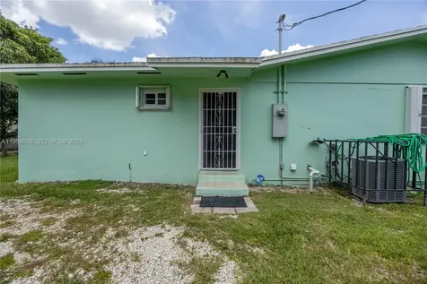 11298 NW 21st Court Miami FL 33167