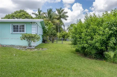 11298 NW 21st Court Miami FL 33167