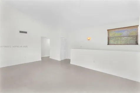 685 W Park Drive Miami FL 33172