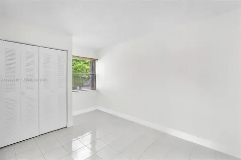 685 W Park Drive Miami FL 33172