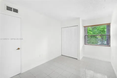 685 W Park Drive Miami FL 33172