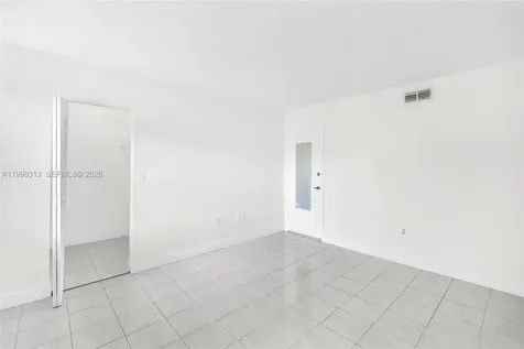 685 W Park Drive Miami FL 33172