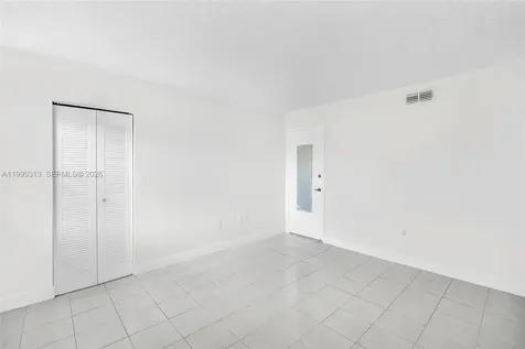 685 W Park Drive Miami FL 33172