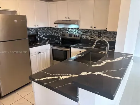 685 W Park Drive Miami FL 33172