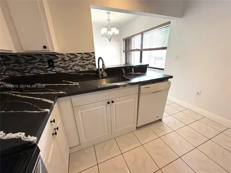 685 W Park Drive Miami FL 33172