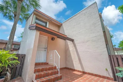 685 W Park Drive Miami FL 33172