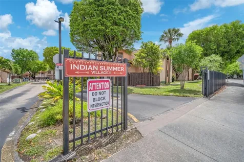 685 W Park Drive Miami FL 33172