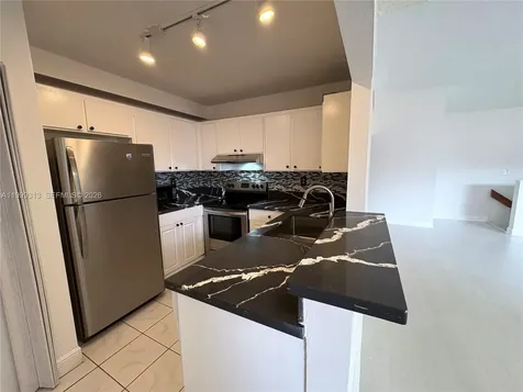 685 W Park Drive Miami FL 33172
