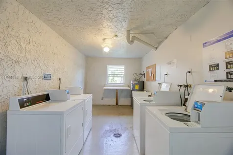 9311 Orange Grove Drive Davie FL 33324