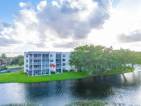 9311 Orange Grove Drive Davie FL 33324